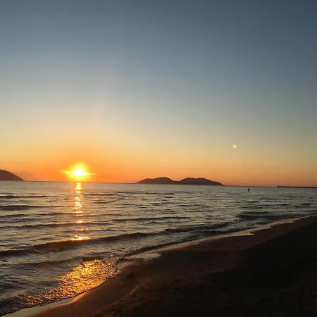 Isufaj מלון דירות 3*