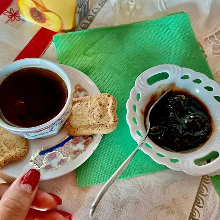 Isufaj Hotel apartamentowy 3*